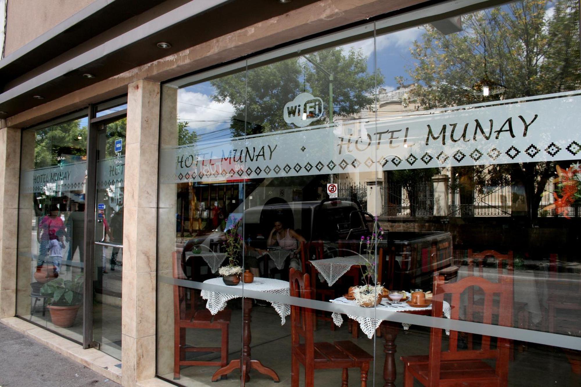 Hotel Munay *